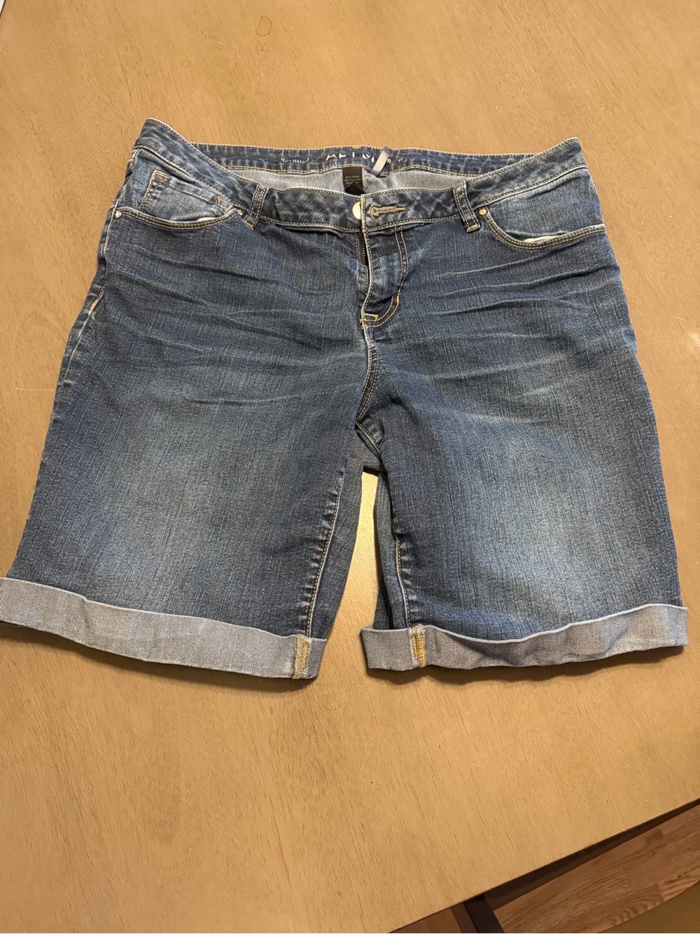 Apt 9 Women's Blue Denim Bermuda Cuffed Shorts